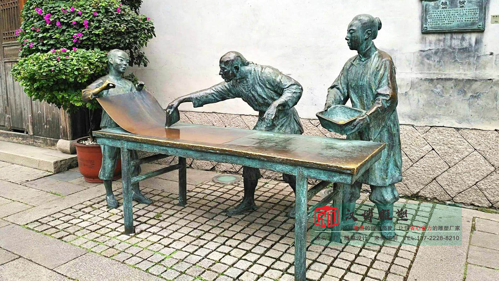 铸铜水月观音雕塑,户外公园雕塑,大型雕塑制作工厂
